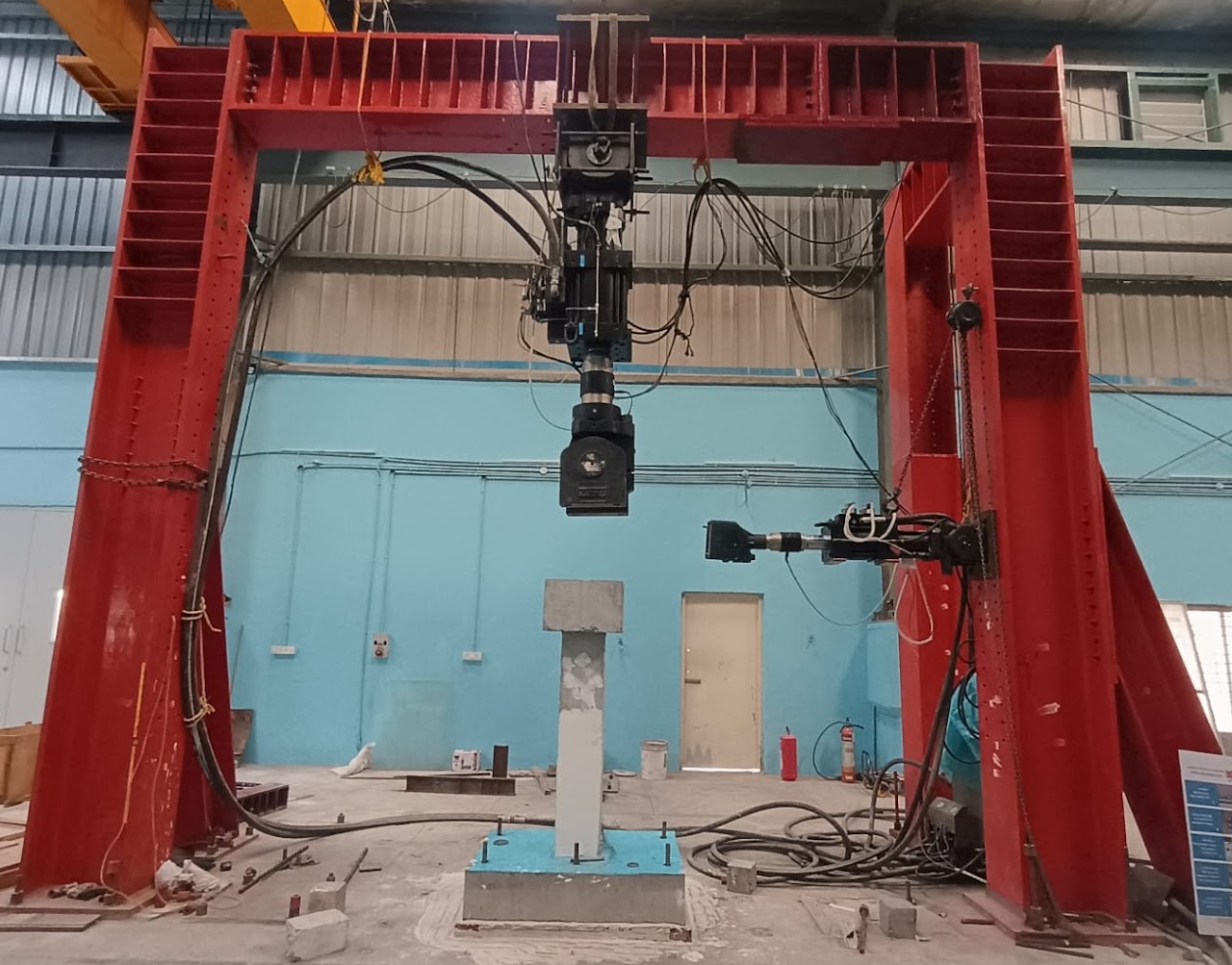 MTS Pseudo Dynamic Test System 